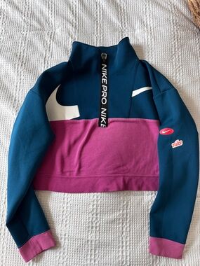 Nike Pro Get Fit Women’s Teal and Magenta Colorblock Half-Zip